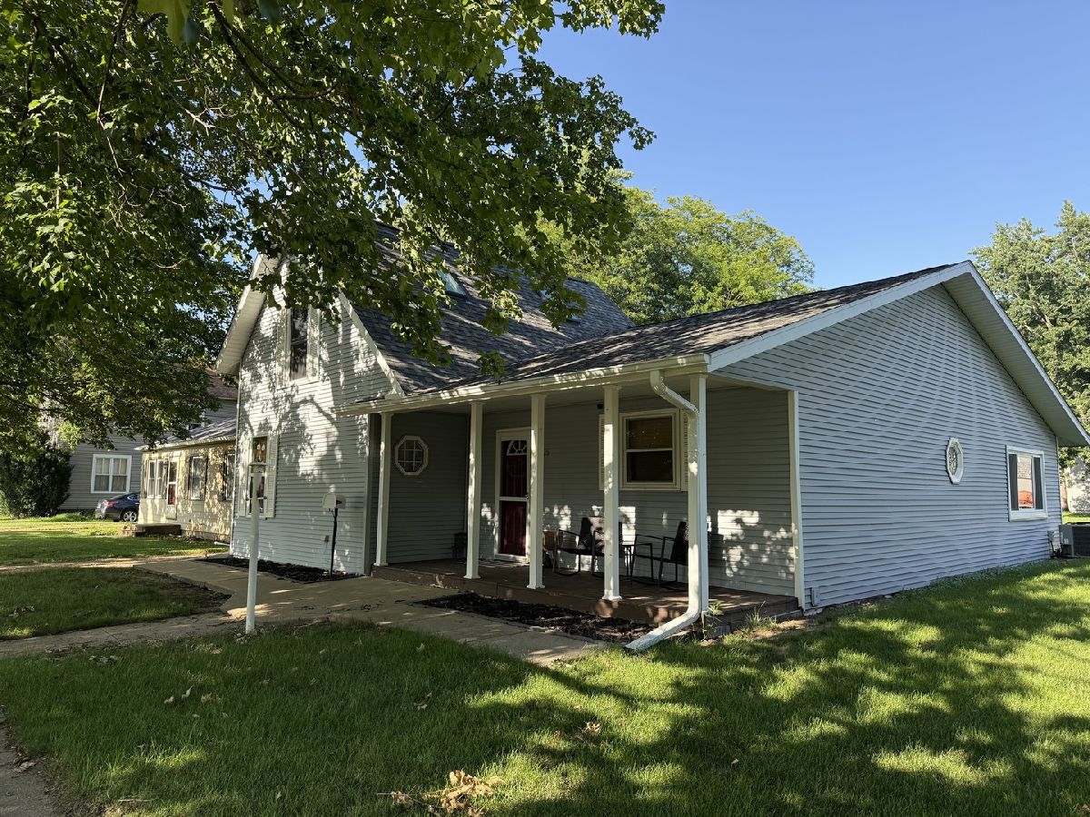  For Sale Oregon Illinois, 805 5th Street