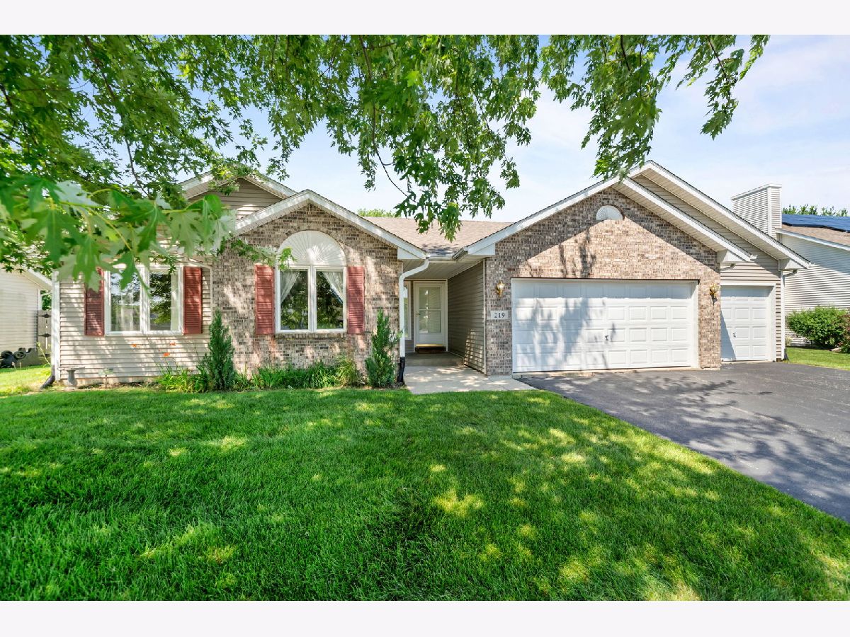  For Sale Poplar Grove Illinois, 219 Acorn Drive