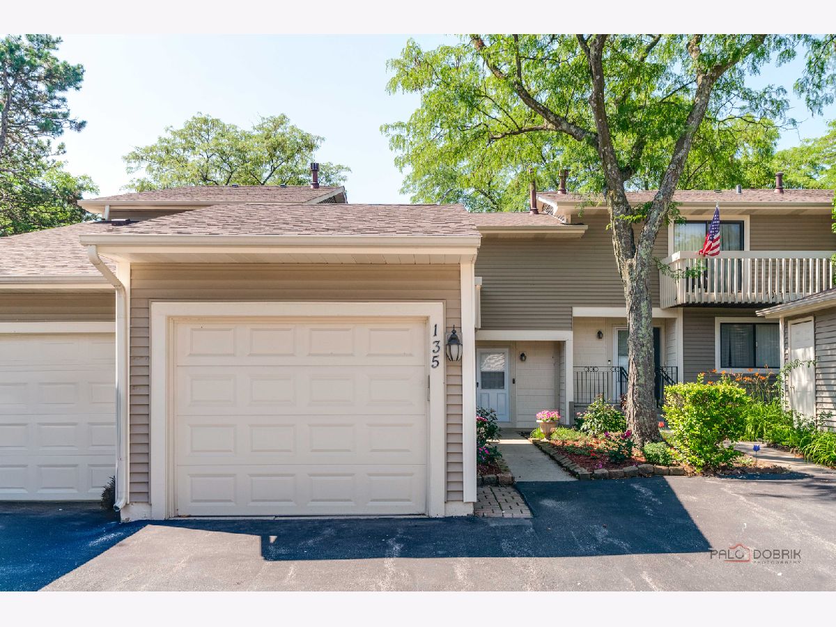  For Sale Vernon Hills Illinois, 135 Brandywine Court