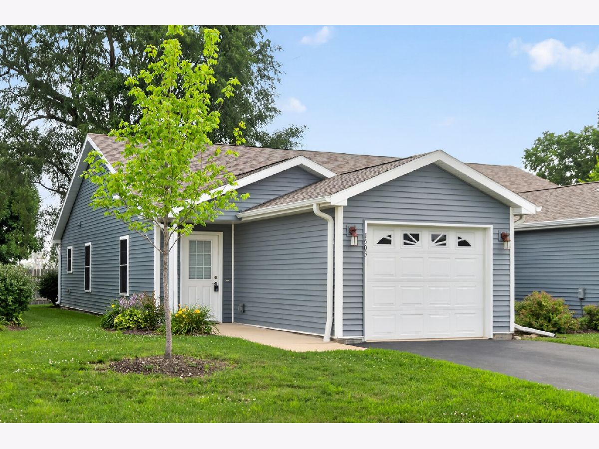  For Sale Dixon Illinois, 1503 Eadens Place
