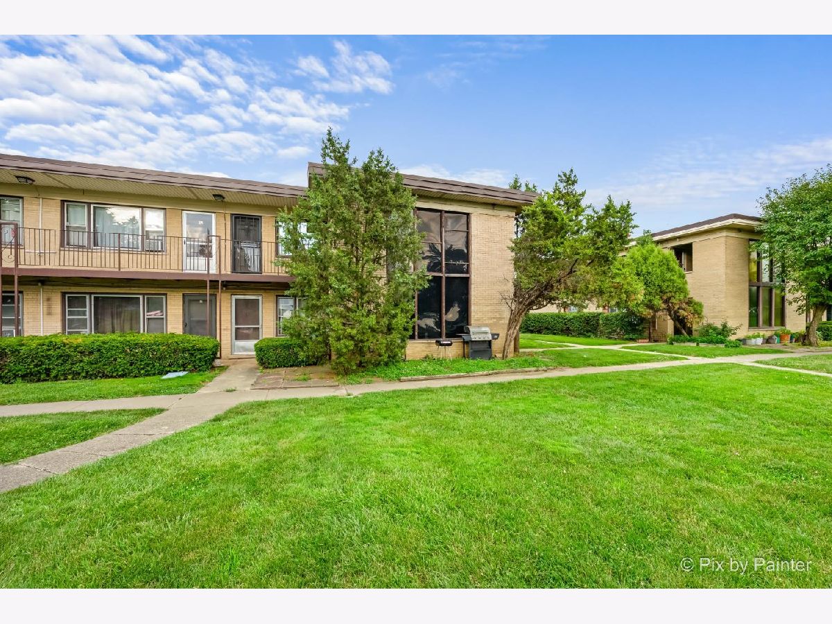  For Sale Northlake Illinois, 16 King Arthur Court