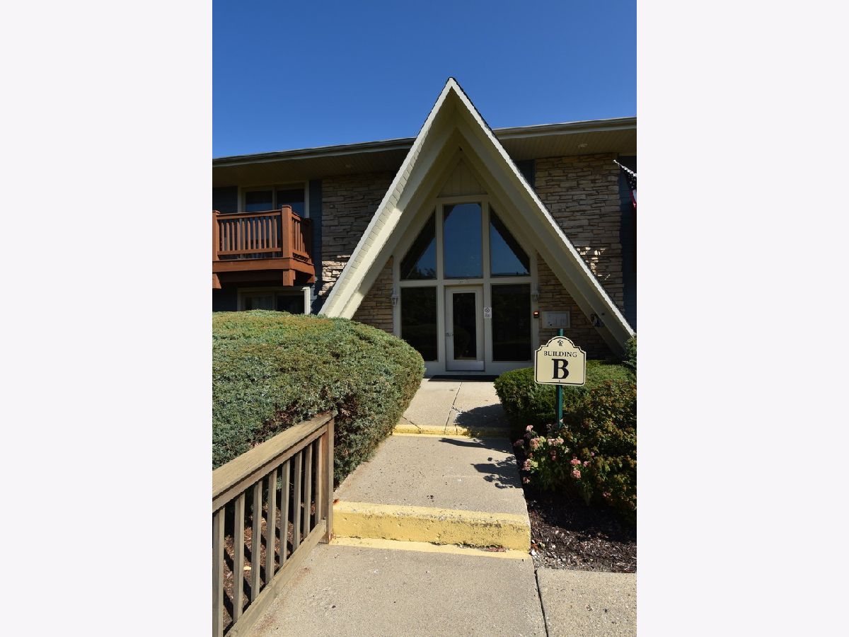  For Sale Fox River Grove Illinois, 300 Opatrny Drive