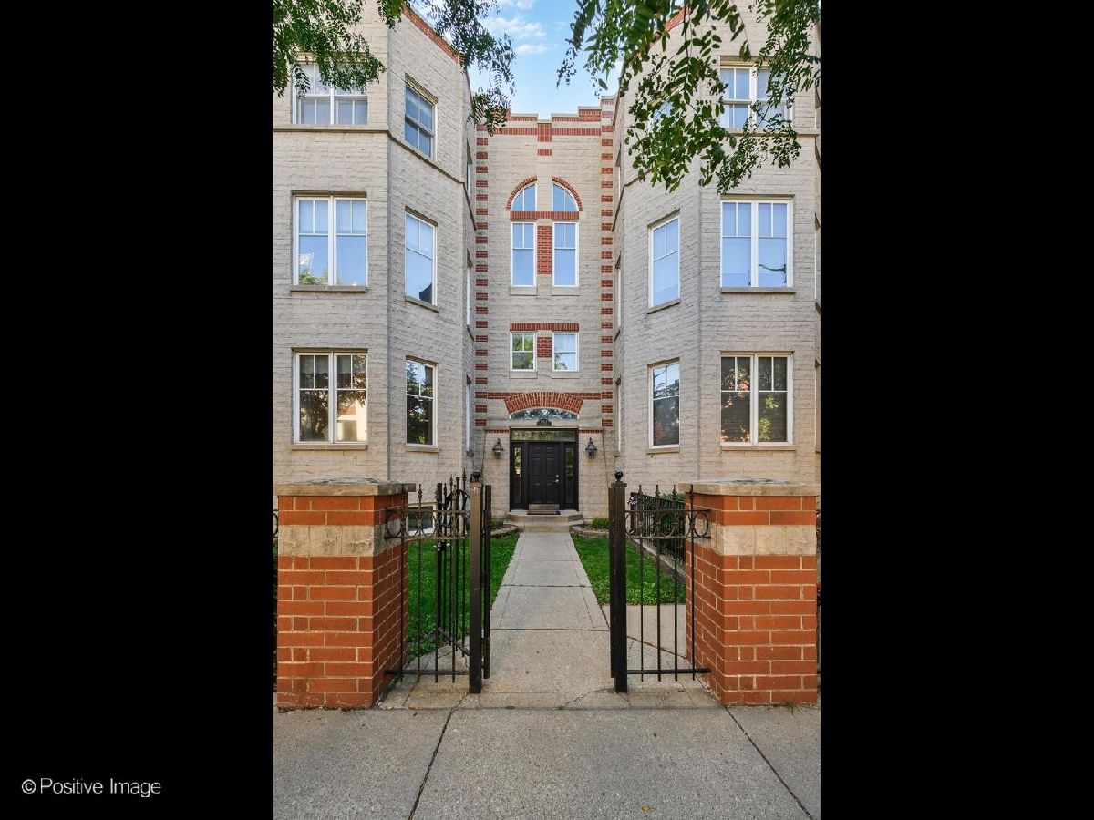  For Sale Chicago Illinois, 1862 Halsted Street