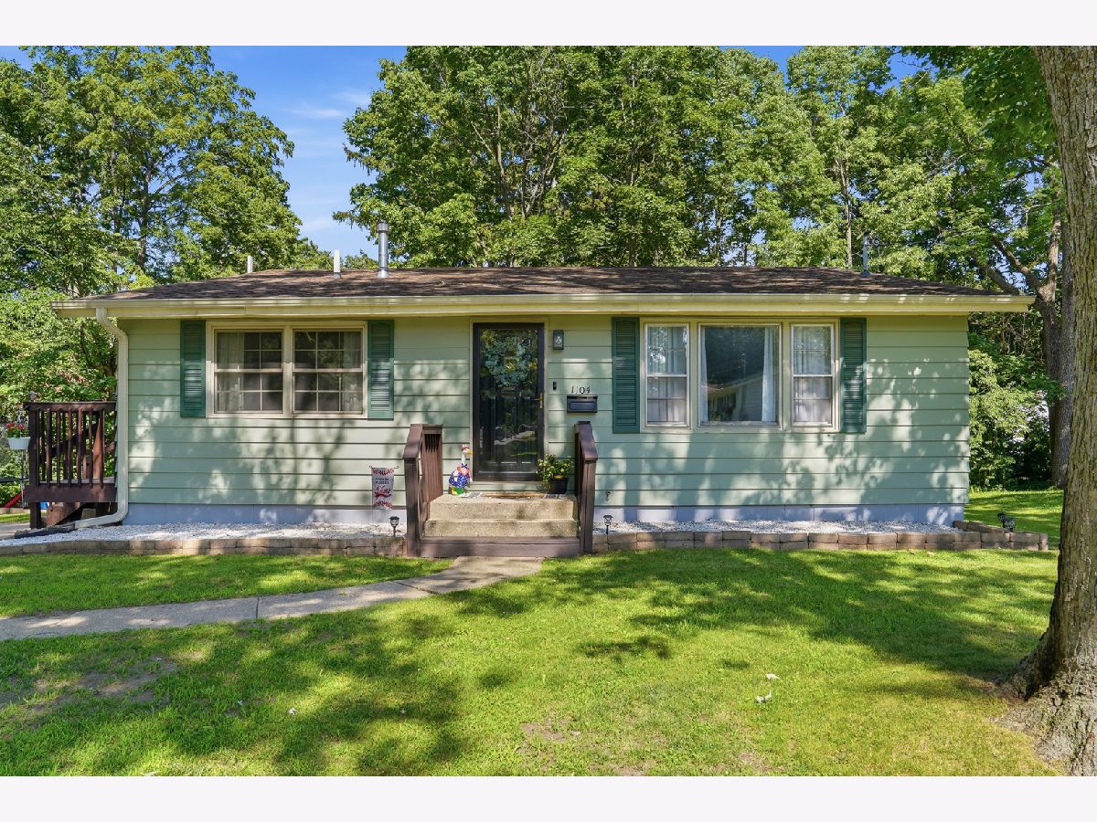  For Sale Dixon Illinois, 1104 Elm Place