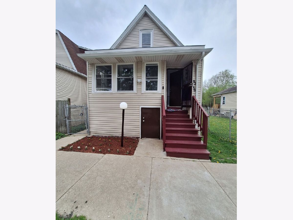  For Sale Chicago Illinois, 9236 Blackstone Avenue