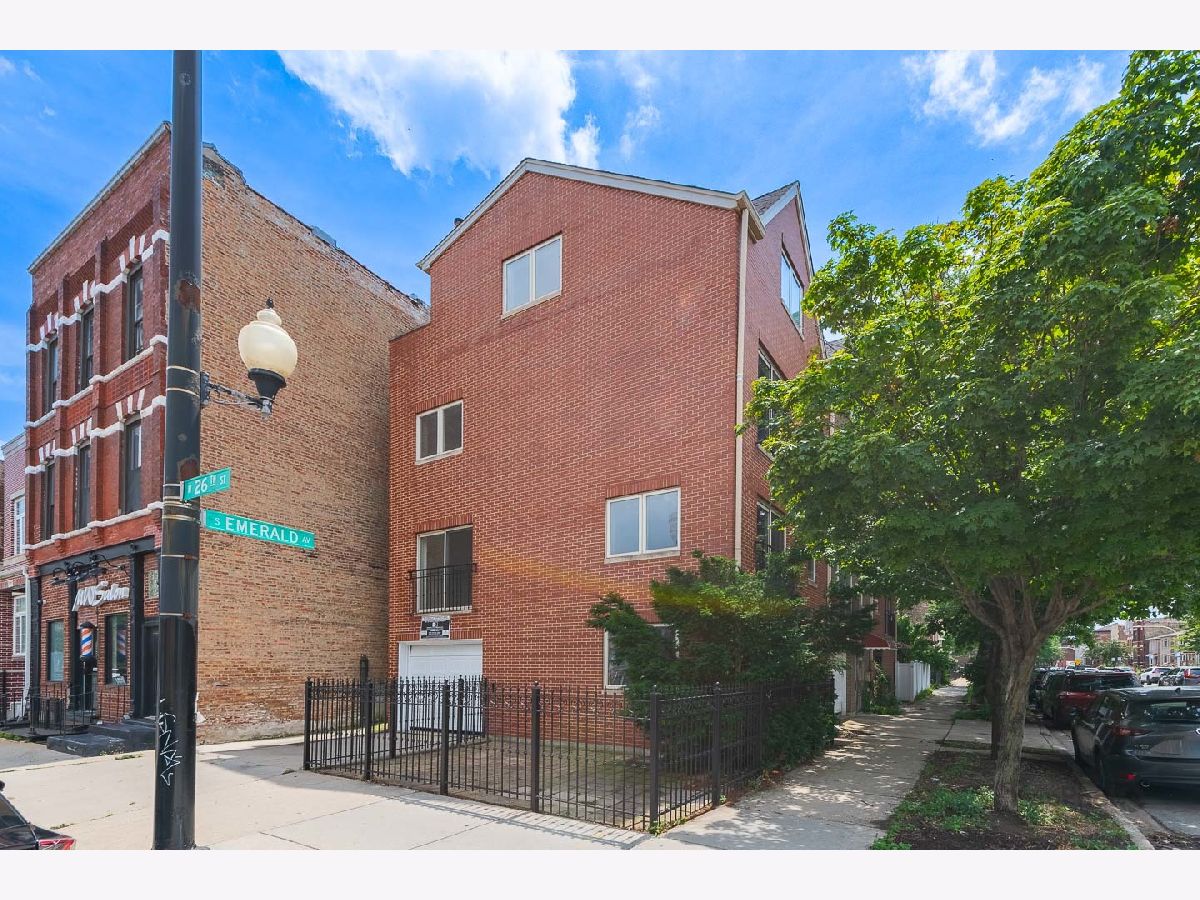  For Sale Chicago Illinois, 2601 Emerald Avenue