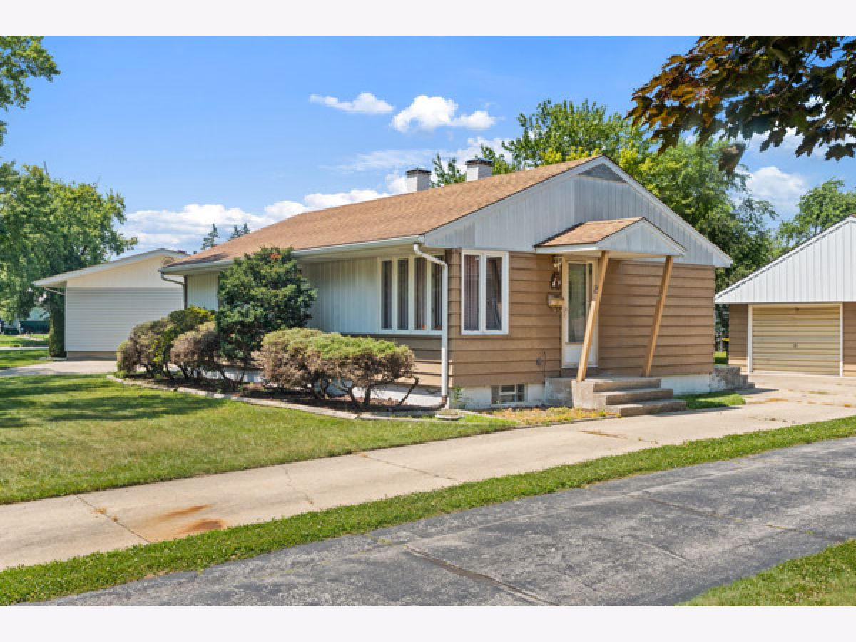  For Sale Thornton Illinois, 99 Indianwood Drive