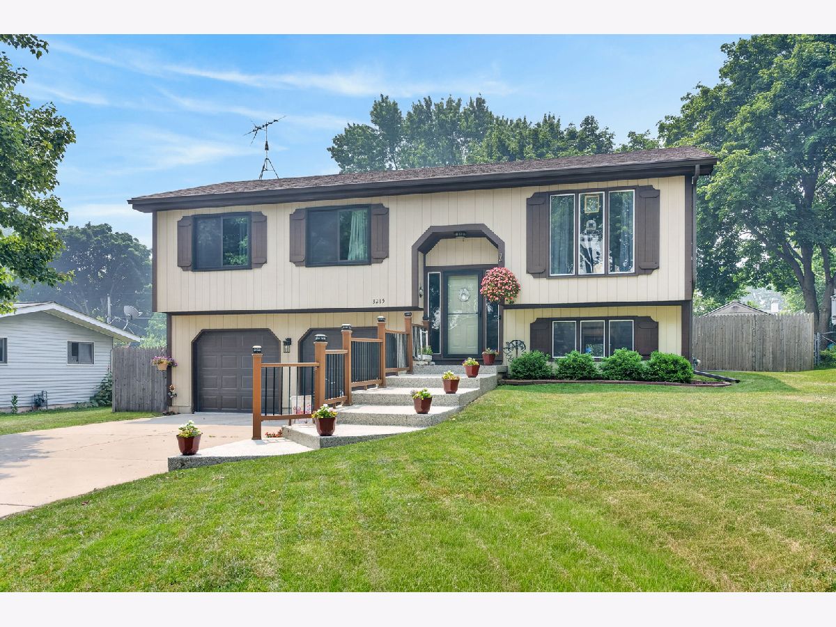  For Sale Mchenry Illinois, 3215 Vista Terrace