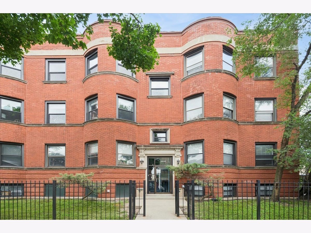  Rented Chicago Illinois, 4453 Dover