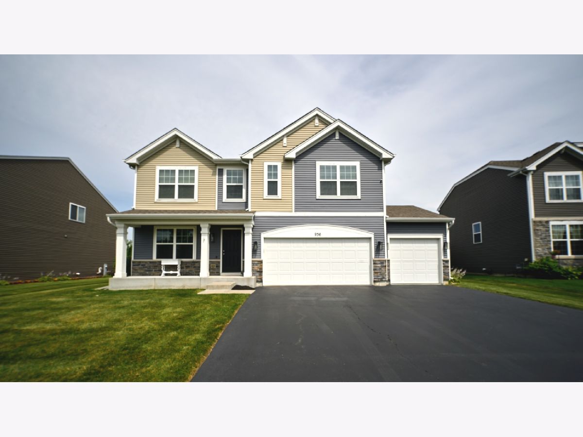  For Sale Pingree Grove Illinois, 936 Wildwood Drive