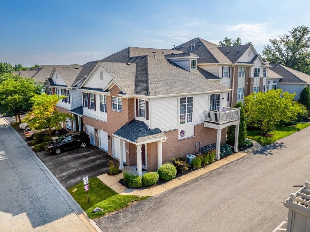  For Sale Justice Illinois, 9017 Concord Lane