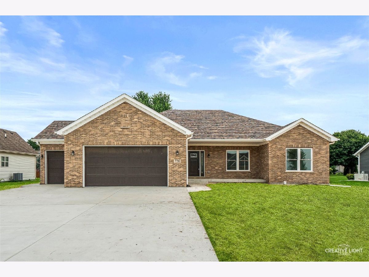  For Sale Sandwich Illinois, 720 Bender Street