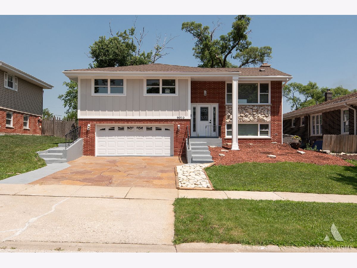  For Sale Hickory Hills Illinois, 9050 93rd Street