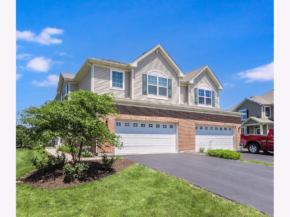 Condos & Townhomes & Homes For Sale Stonegate Manhattan Illinois, 15112 Cyrus Drive