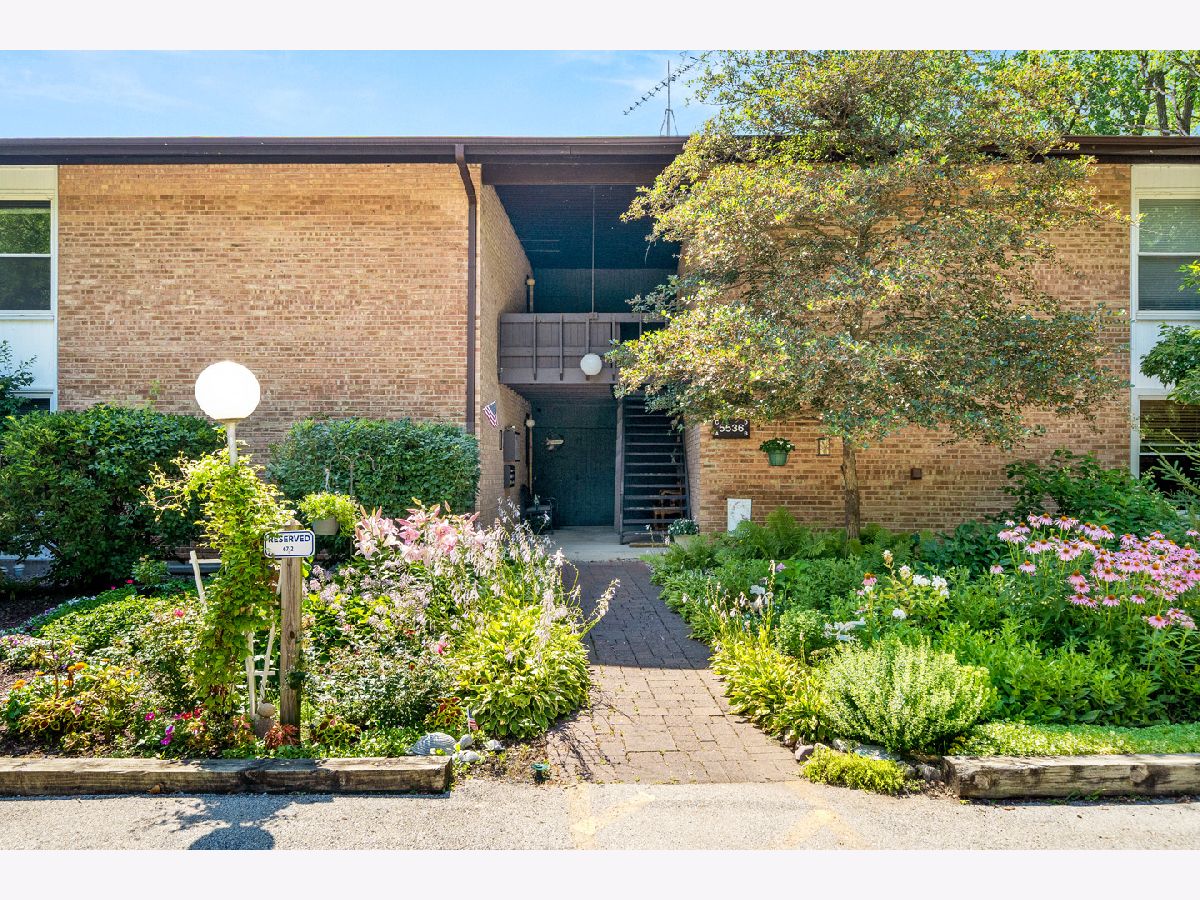 Condominiums For Sale Four Lakes Village Lisle Illinois, 5536 Lake Drive