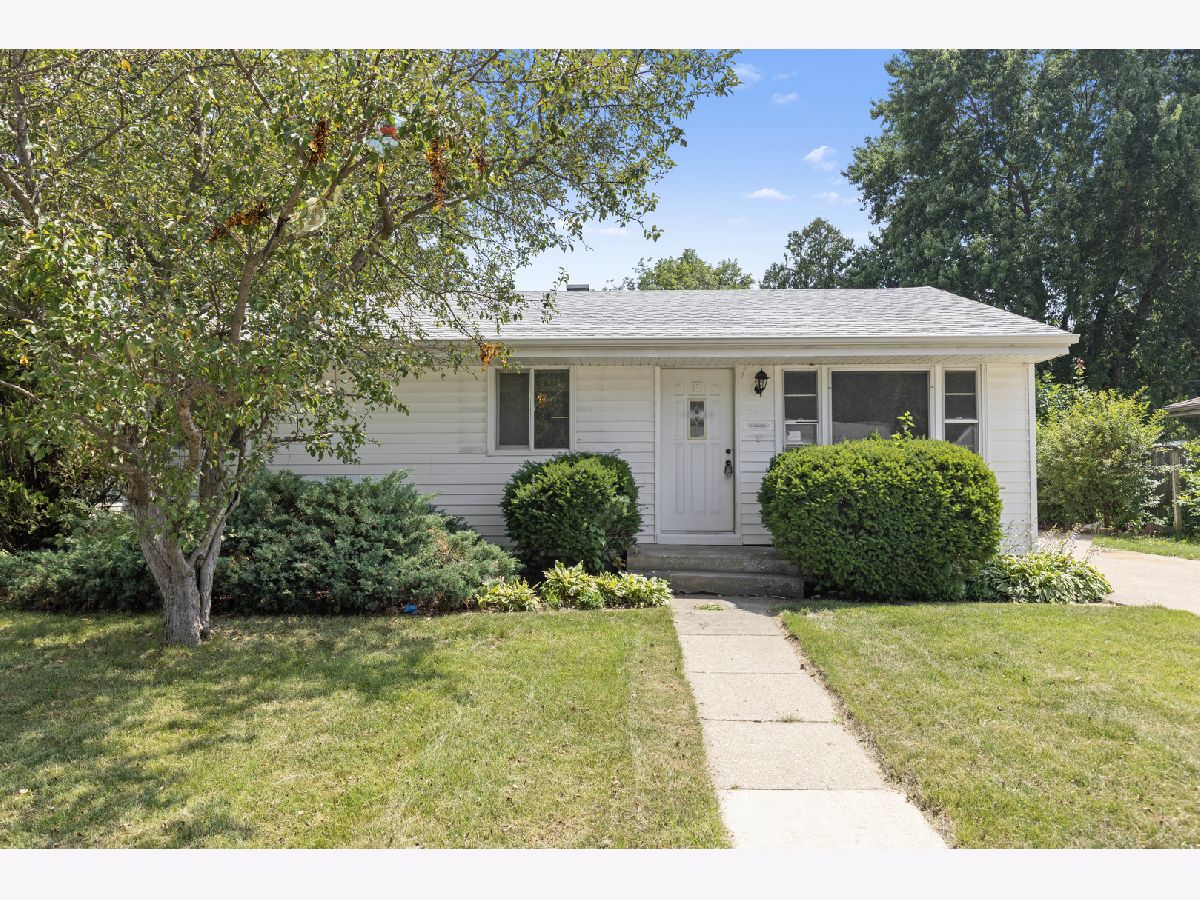  For Sale Loves Park Illinois, 2221 Evans Avenue