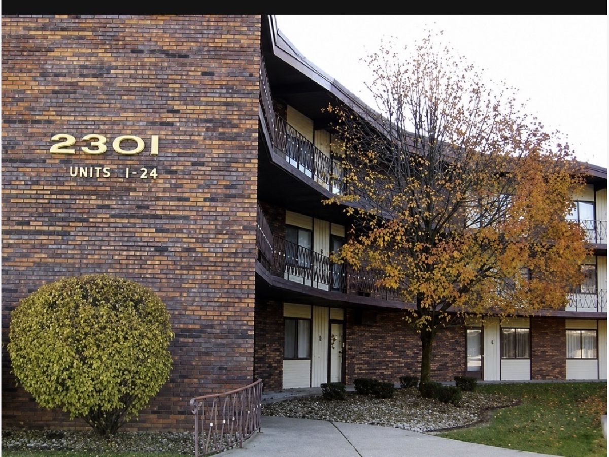 Homes & Condominiums For Sale Lansing Terrace Lansing Illinois, 2303 Holiday Terrace Court
