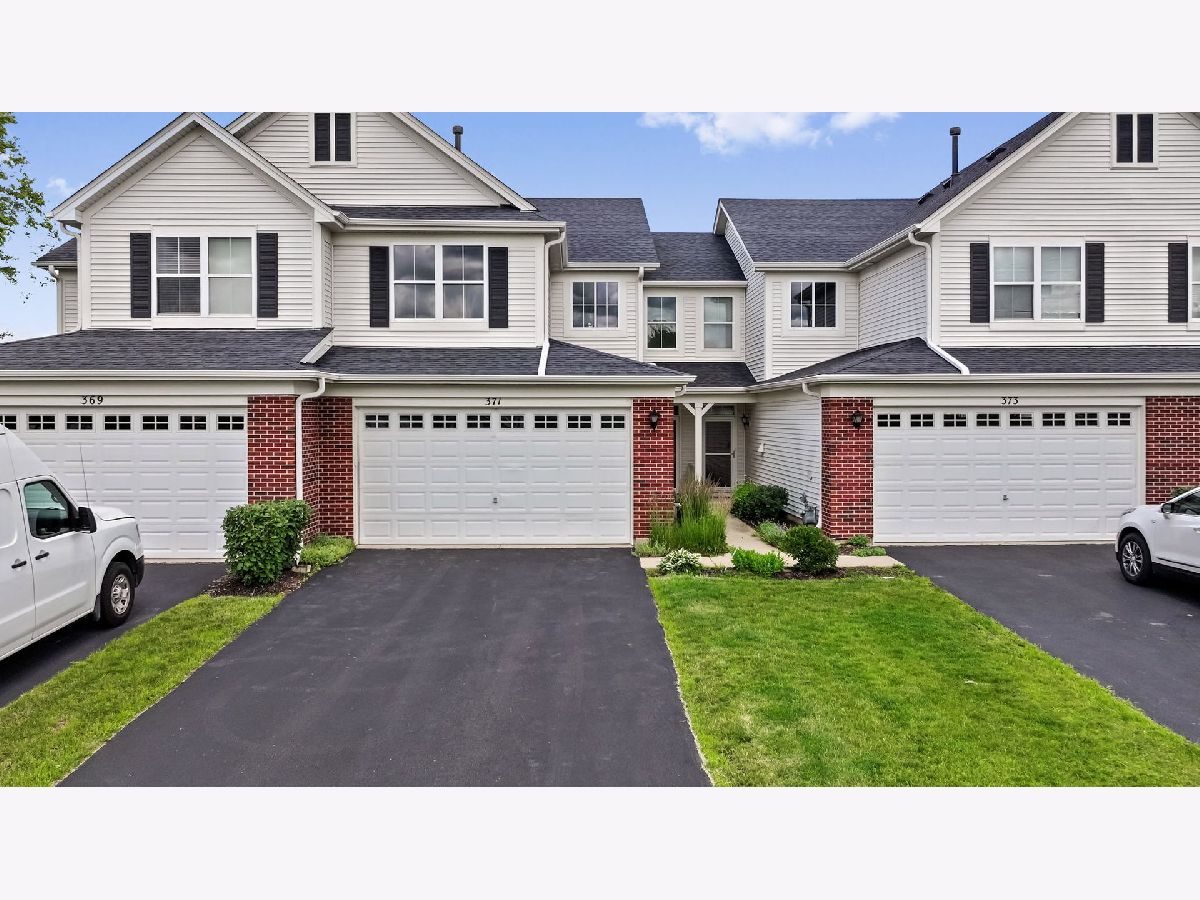 Homes & Townhomes & Condos For Sale Churchill Club Oswego Illinois, 371 Mcgrath Drive