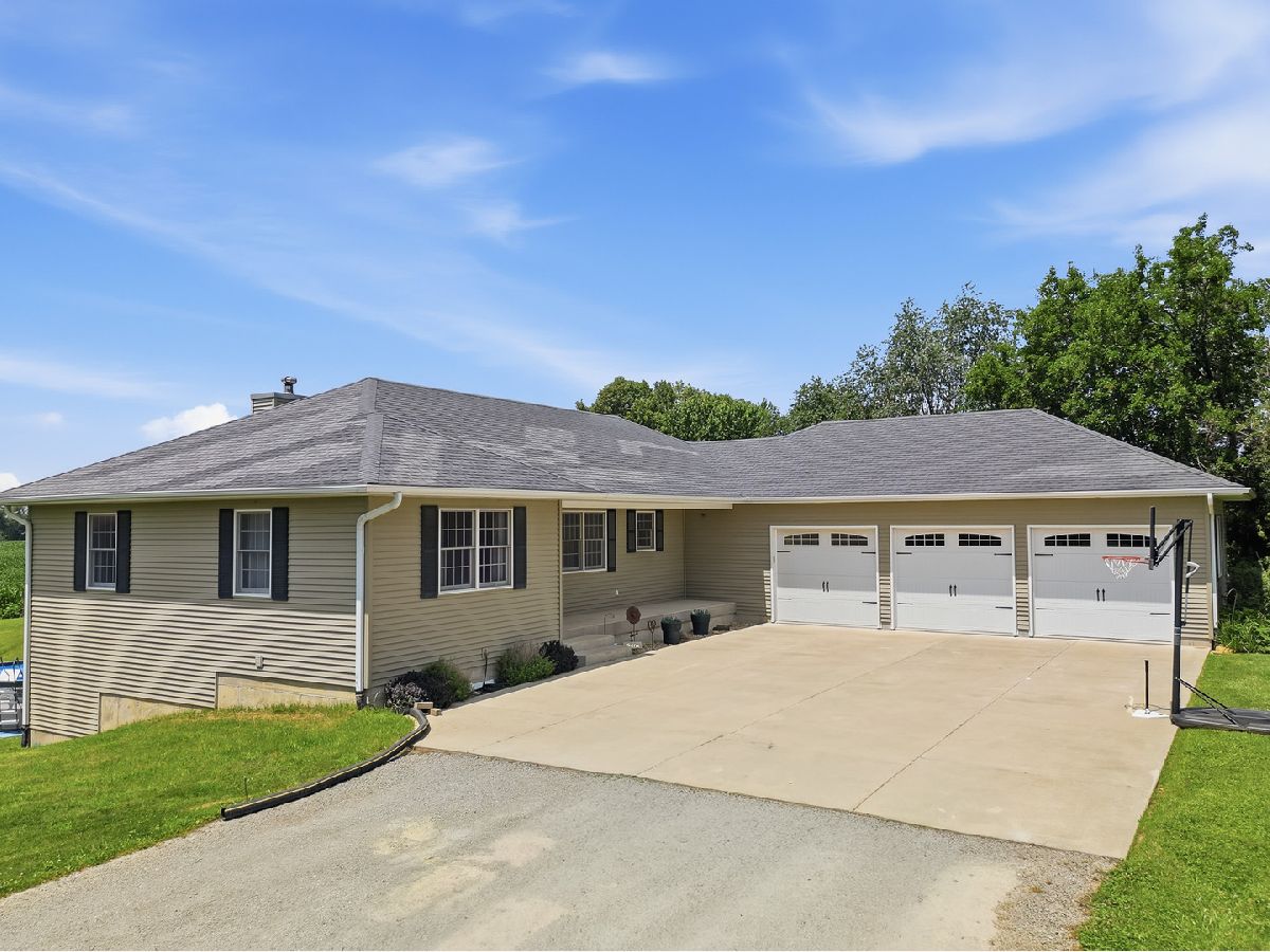  For Sale Morrison Illinois, 19481 Blue Goose Road