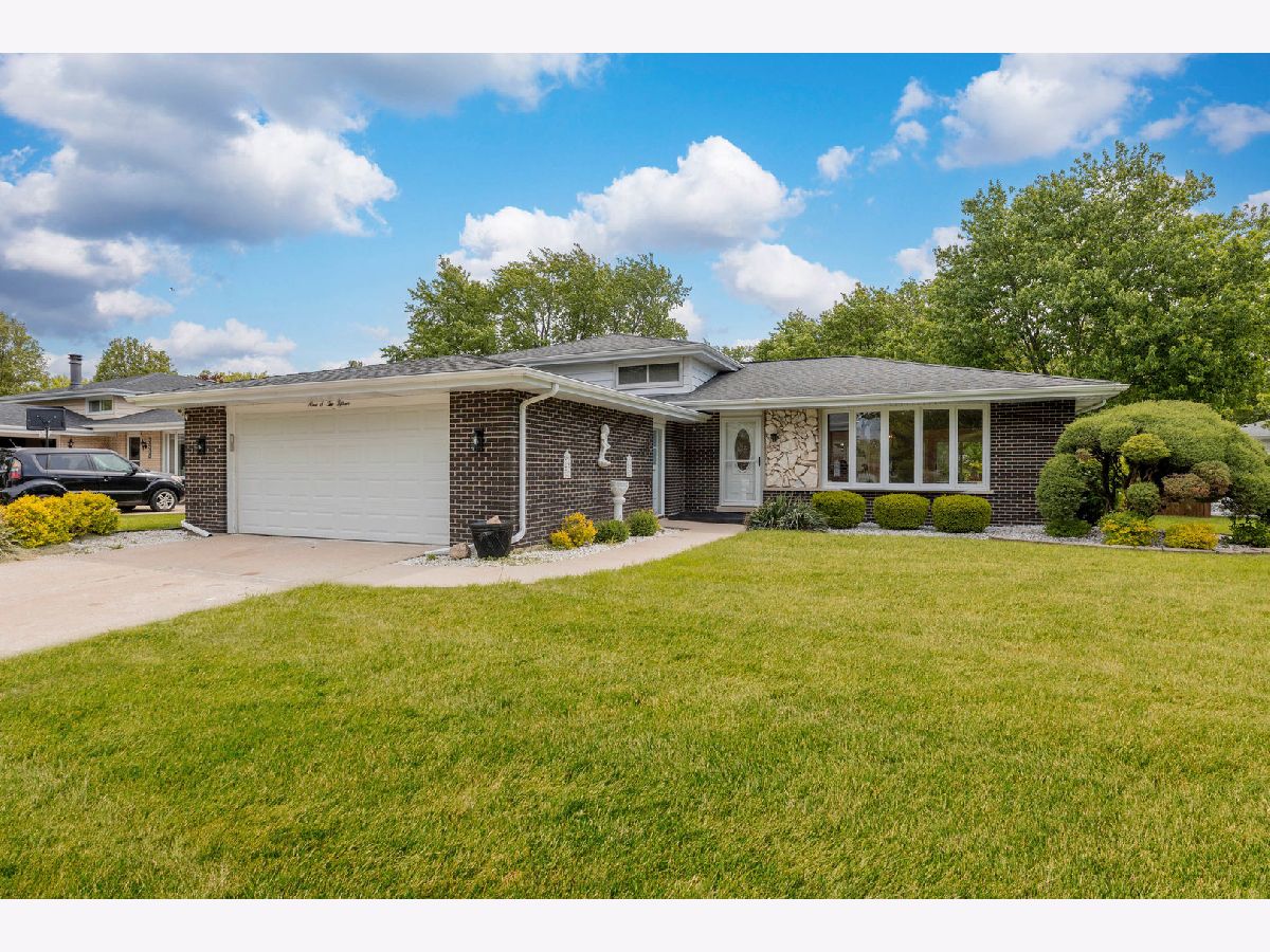  For Sale Downers Grove Illinois, 9S215 Florence Avenue
