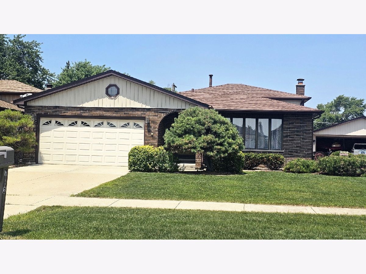  Rented Burbank Illinois, 7112 85th