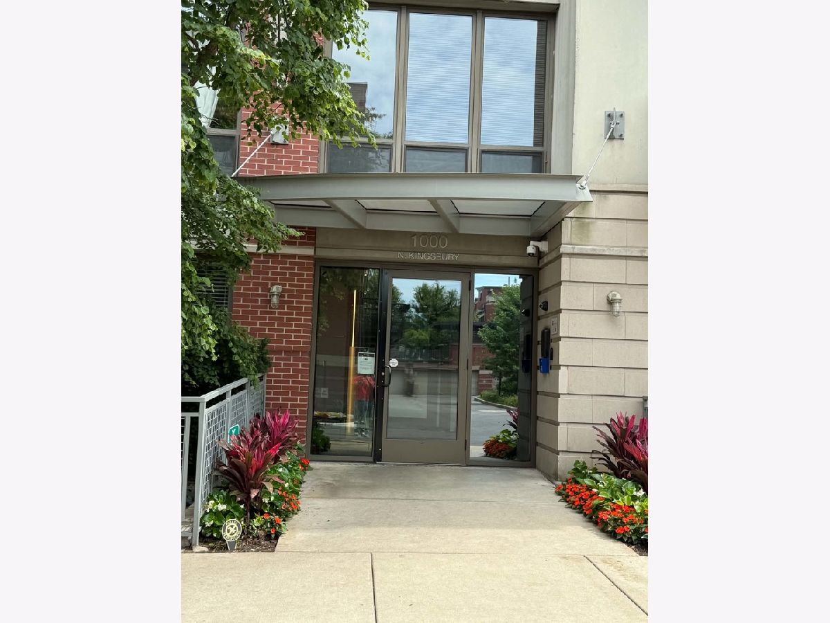 Townhomes & Condos Rented River Village Chicago Illinois, 1000 Kingsbury