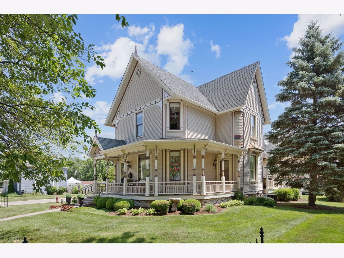  For Sale Marengo Illinois, 325 N State Street