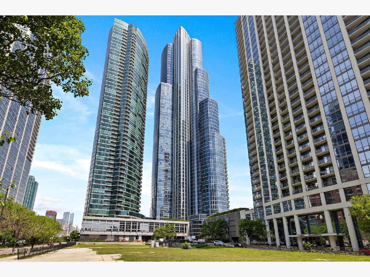  For Sale Chicago Illinois, 1211 Prairie Avenue