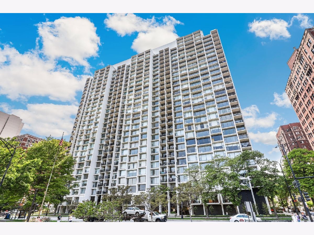 Condominiums Sold Harbor House Chicago Illinois, 3200 Lake Shore