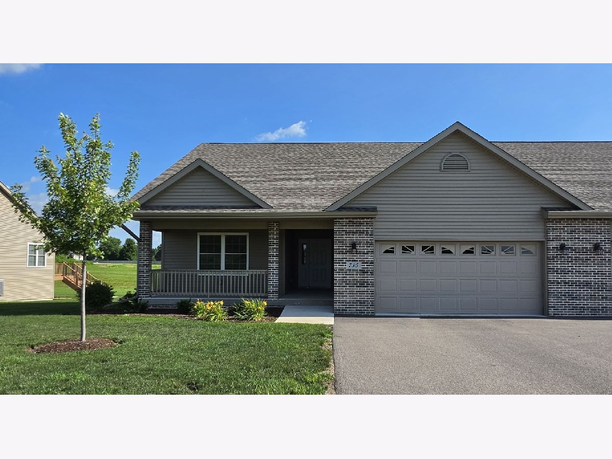  For Sale Dixon Illinois, 735 Yingling Drive