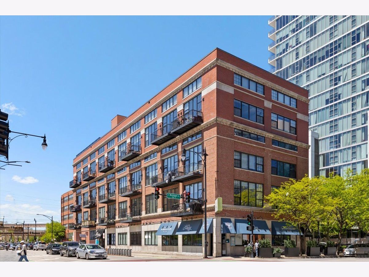  For Sale Chicago Illinois, 70 18th Street