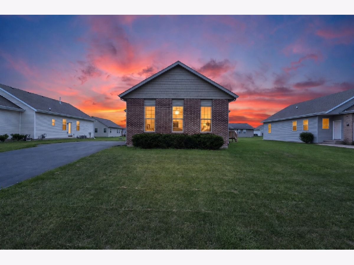  For Sale Machesney Park Illinois, 7463 Silo Street