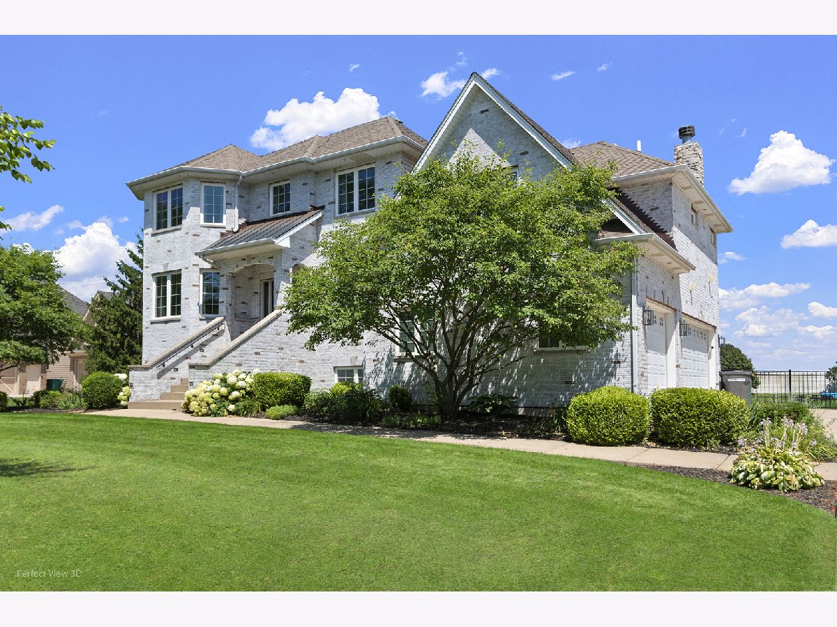  For Sale Shorewood Illinois, 19043 Saddlebrook Drive