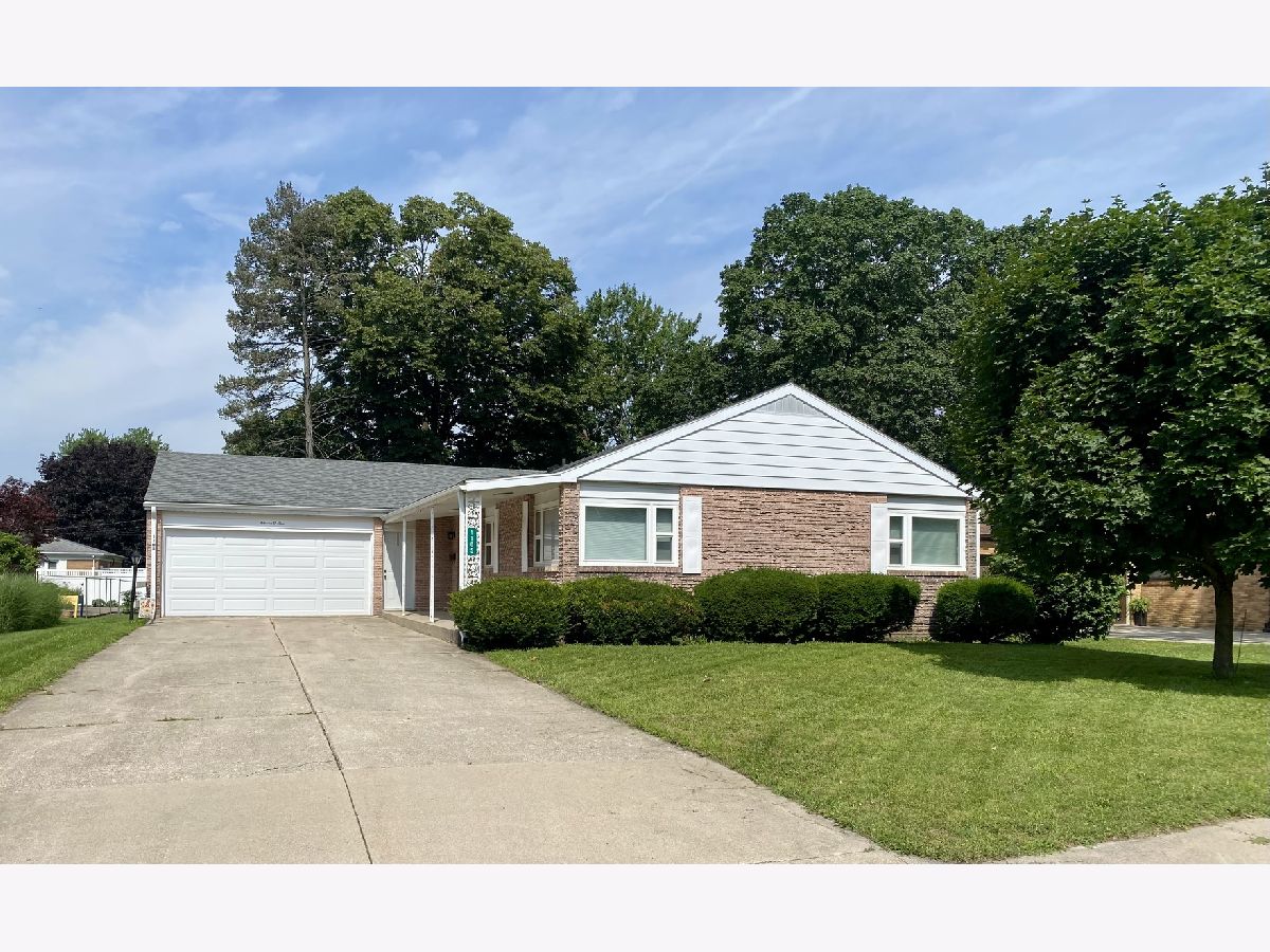  For Sale Rochelle Illinois, 1105 Tilton Park Drive