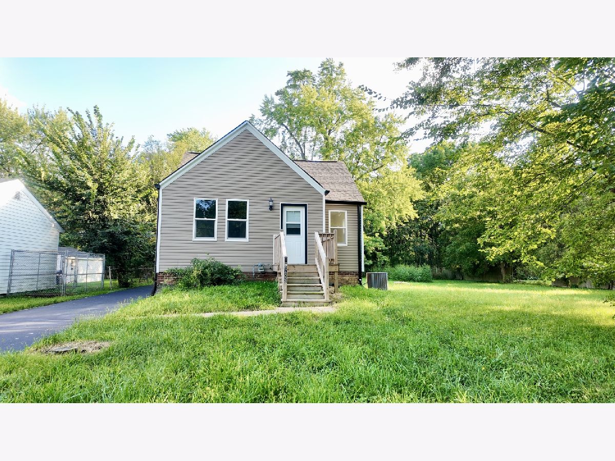  For Sale Beach Park Illinois, 10703 Woodland Avenue