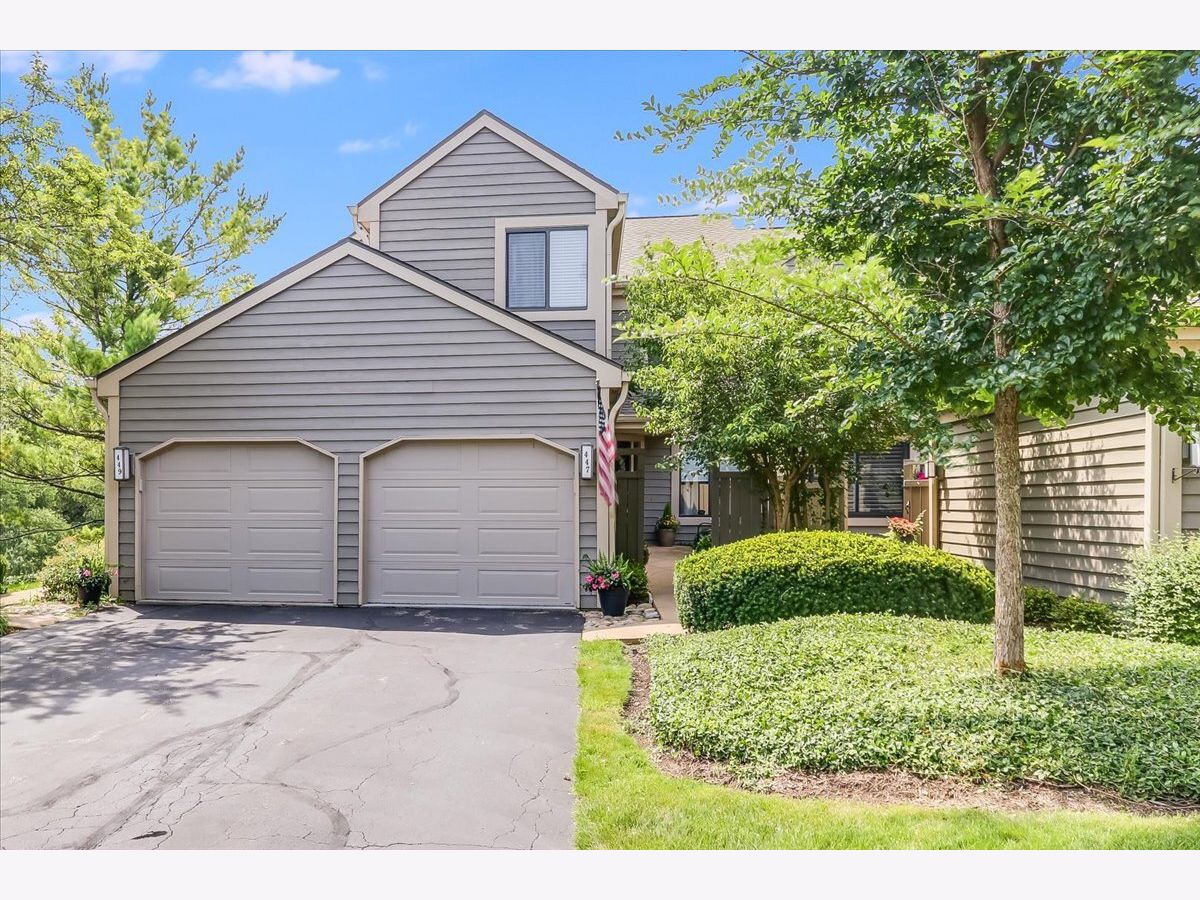 For Sale Lake Barrington Illinois, 447 White Oak Lane