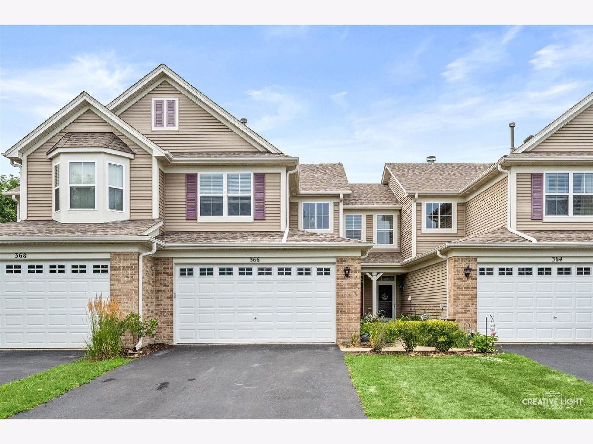 Homes & Townhomes & Condos For Rent Churchill Club Oswego Illinois, 366 Chesapeake