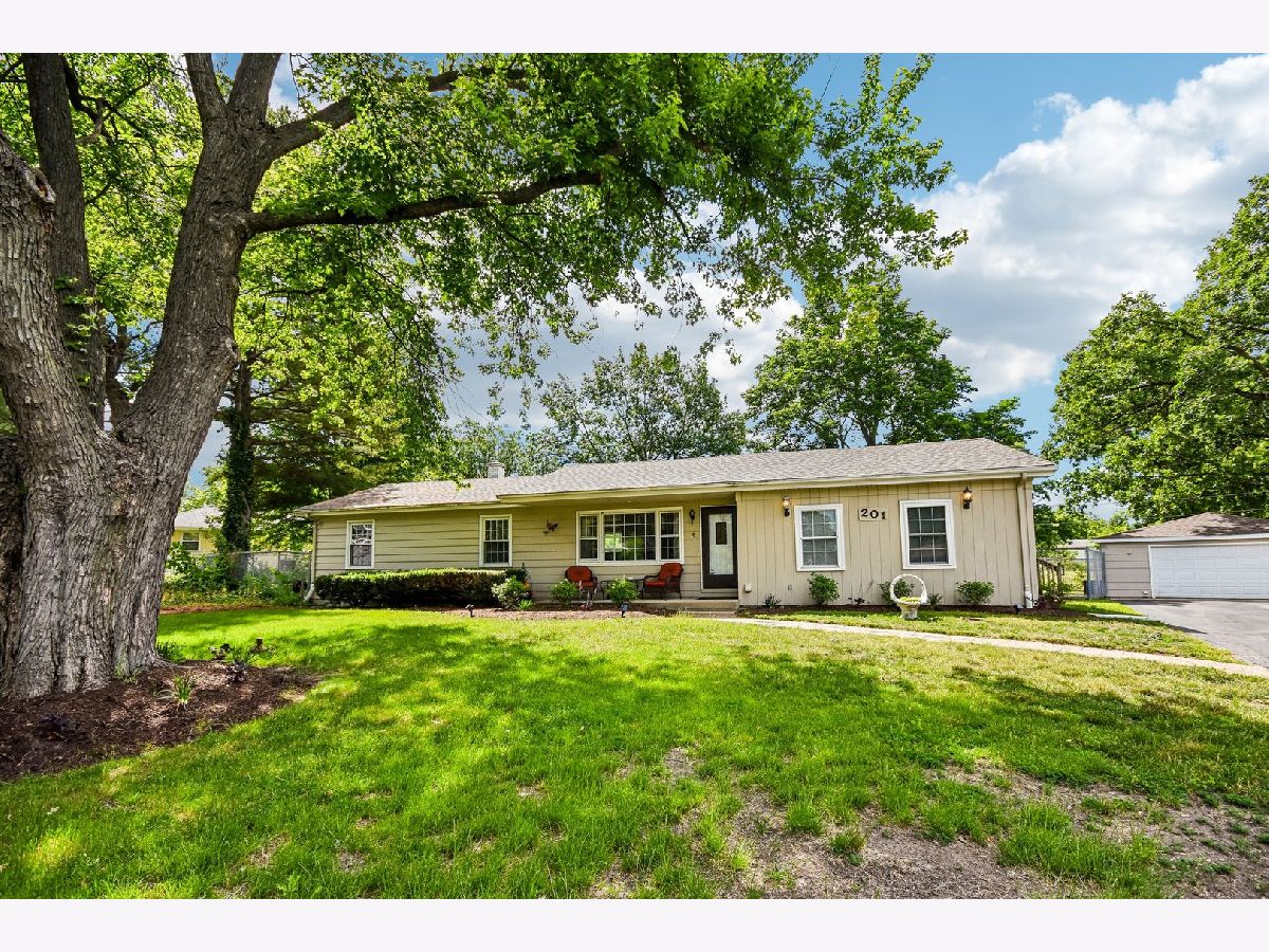  For Sale Shorewood Illinois, 201 Laura Avenue