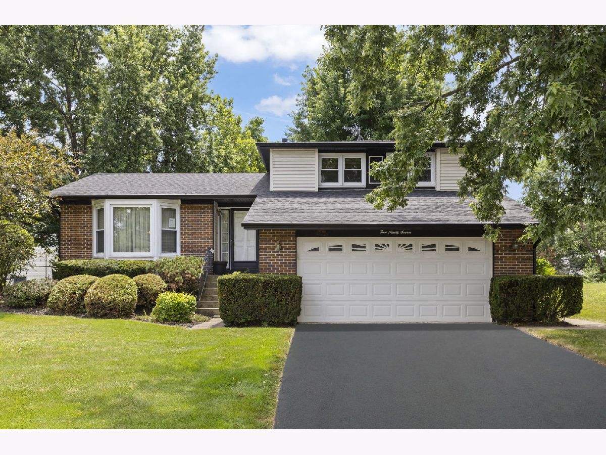  For Sale Bolingbrook Illinois, 597 Piccadilly Lane