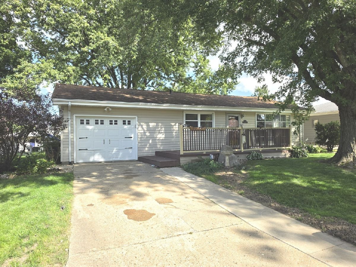  For Sale Bloomington Illinois, 1524 Julie Drive