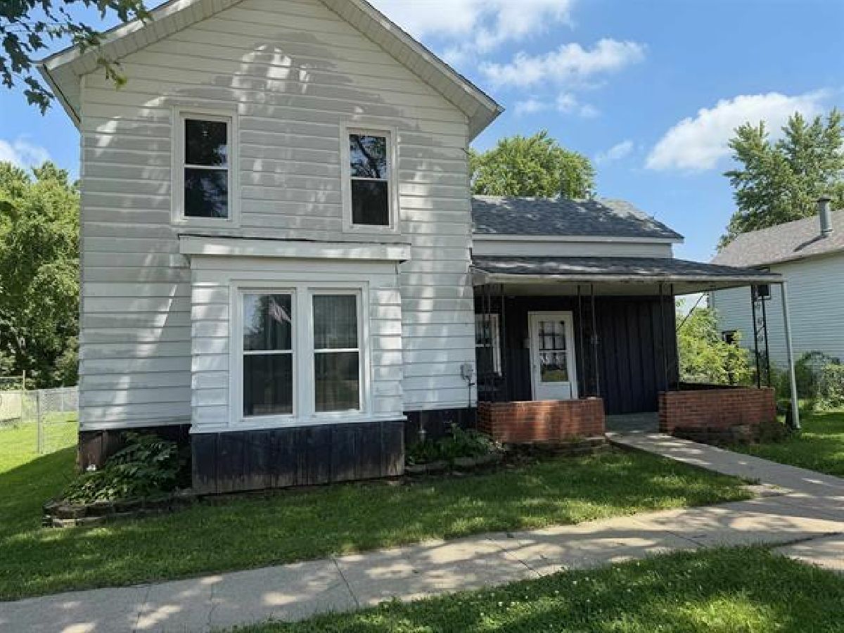  For Sale Leaf River Illinois, 208 Second Street