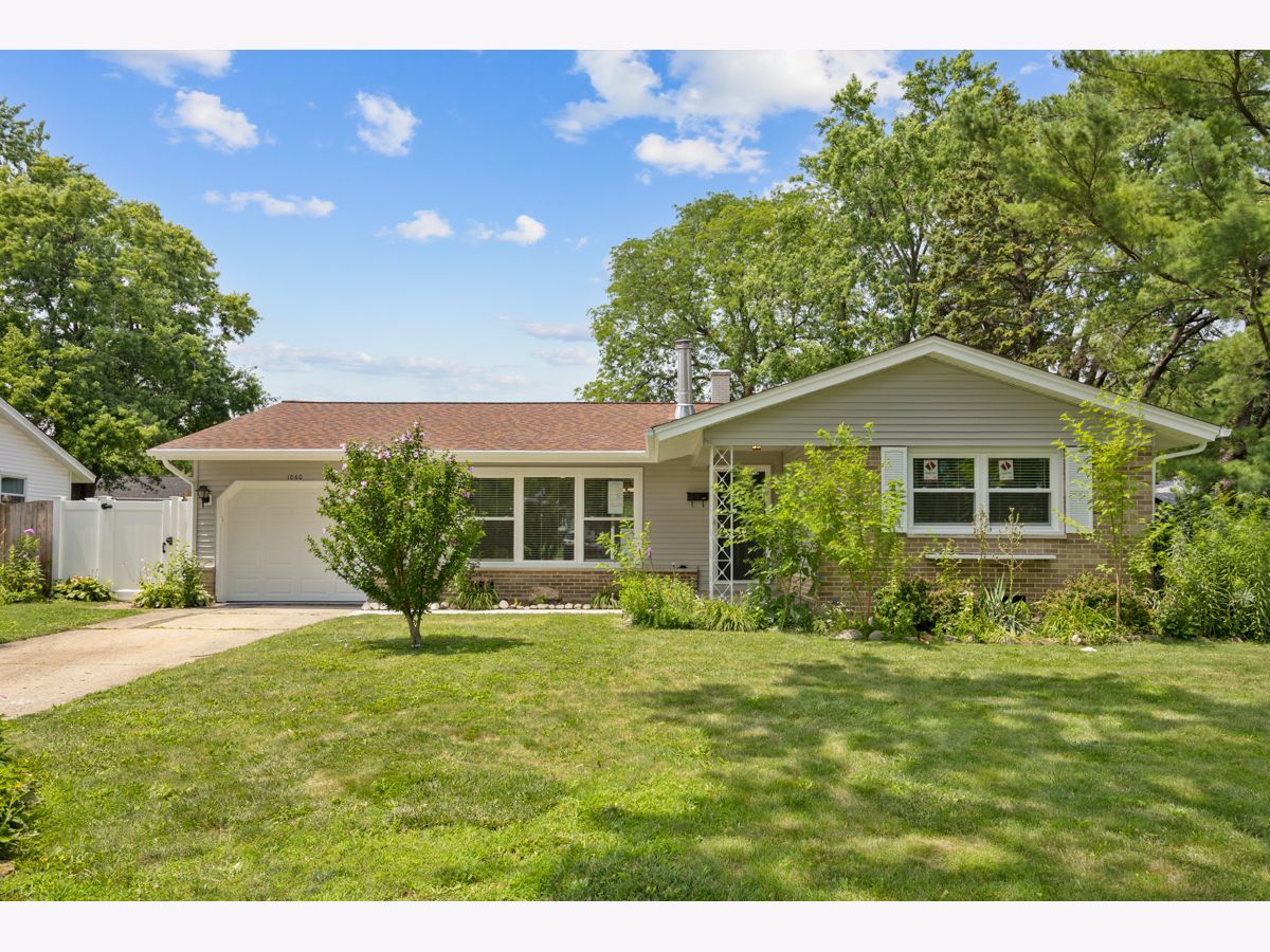  Rented Elk Grove Village Illinois, 1060 Warwick