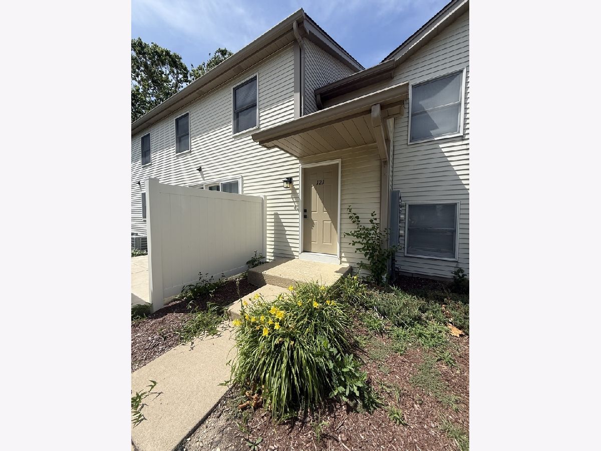  For Rent Batavia Illinois, 121 Spuhler