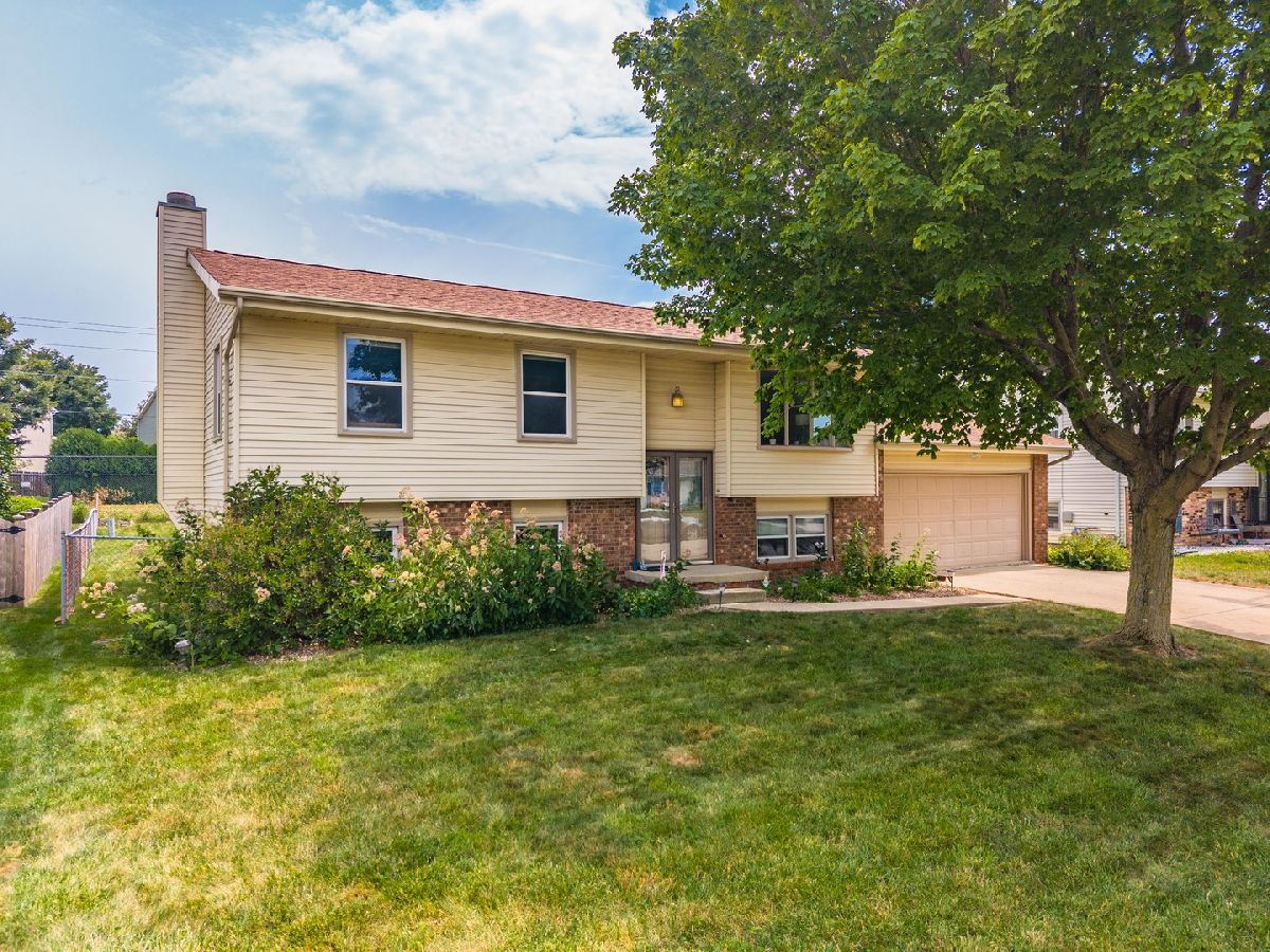  For Sale Bloomington Illinois, 304 Evergreen Lane