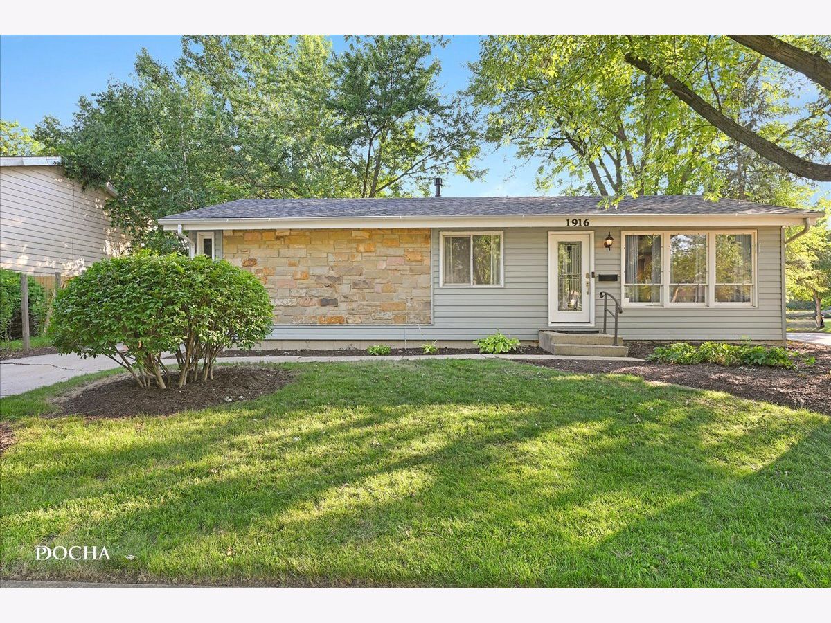  For Sale Aurora Illinois, 1916 Ash Court