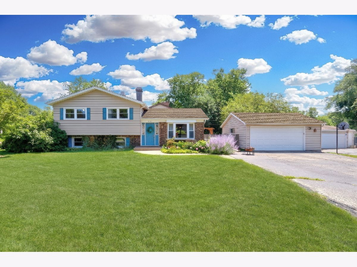  For Sale Lindenhurst Illinois, 2420 Thornwood Drive