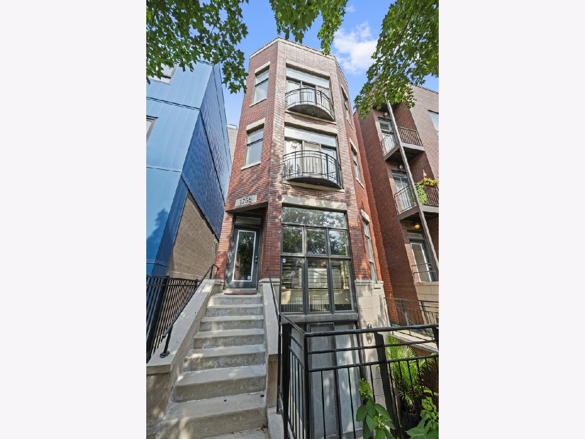  Rented Chicago Illinois, 1755 Artesian