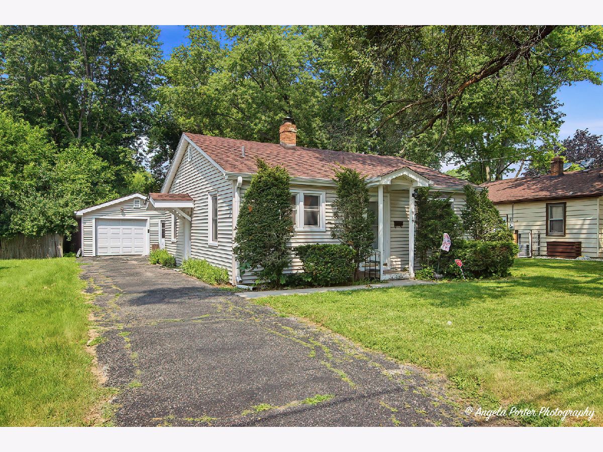  For Sale Woodstock Illinois, 1019 Madison Street