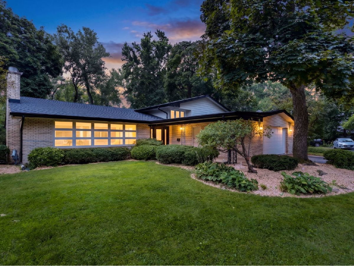 Homes For Sale Tall Trees Glenview Illinois, 1441 Sequoia Trail