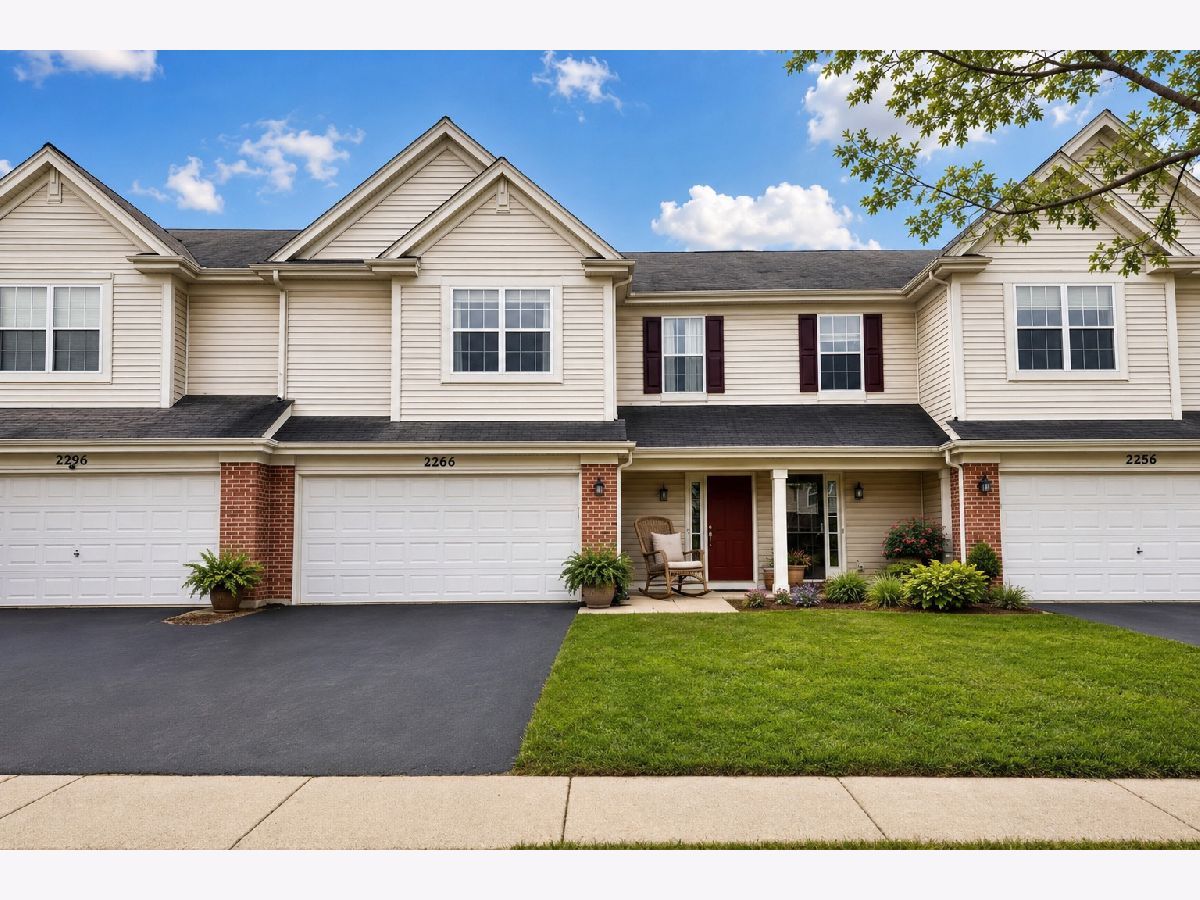  For Rent Lake In The Hills Illinois, 2266 Pembridge